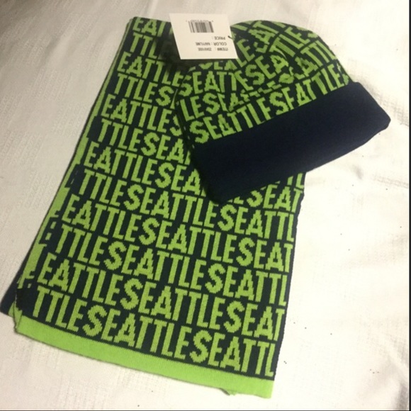 Other - NWT Seattle Beanie/Scarf